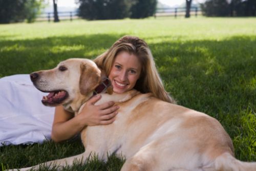 Donna Con Cane Noidelplatani It L Informazione Del Platani